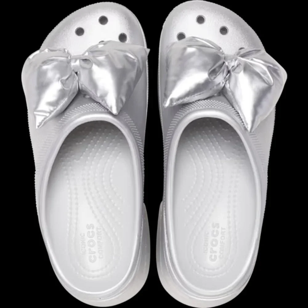 NEW. Siren Metallic Bow Clog - Picture 2 of 4